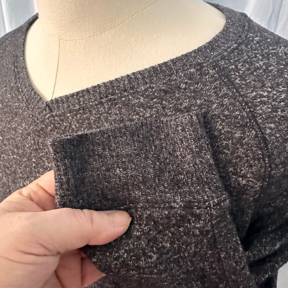 Simple Charcoal Grey Lightweight 3/4 Sleeve Sweater. Size Medium. V-neck. - Picture 3 of 7